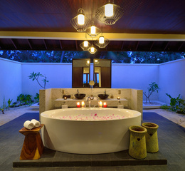 Bad sunset pool villa
