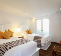 Zimmerbeispiel luxury beach front pool villa