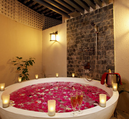 Zimmerbeispiel beachsuite bathroom