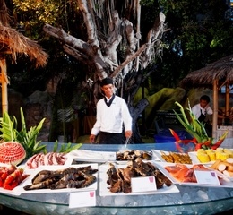 Centara grand mirage beach resort pattaya bbq night on the beach 02