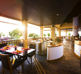 Centara grand mirage beach resort pattaya flames 02