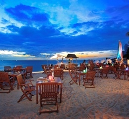 Centara grand mirage beach resort pattaya bbq night on the beach 01